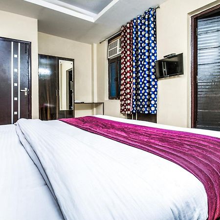 Hotel O Crosswinds Residency Indirapuram Ngoại thất bức ảnh
