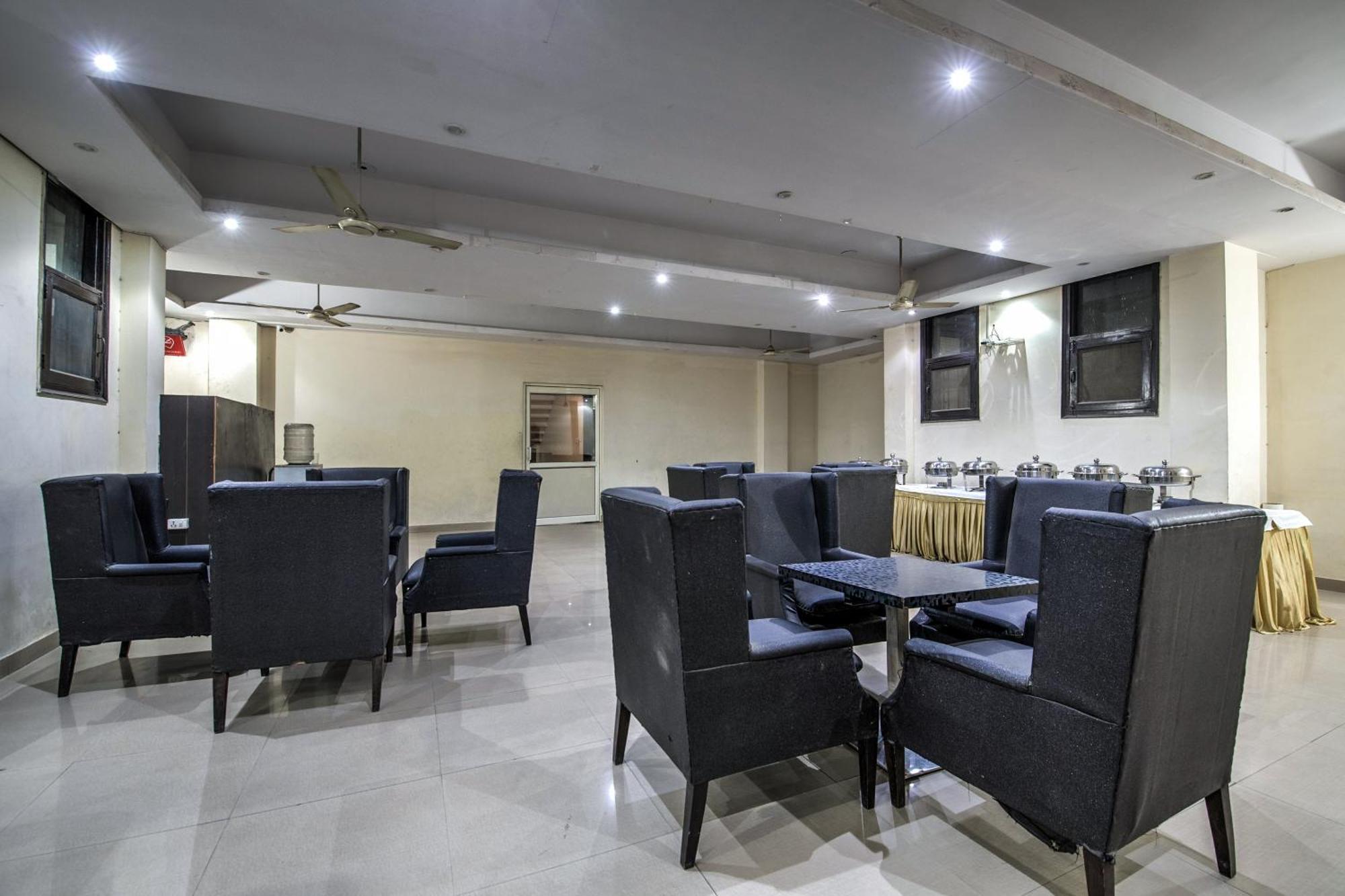 Hotel O Crosswinds Residency Indirapuram Ngoại thất bức ảnh