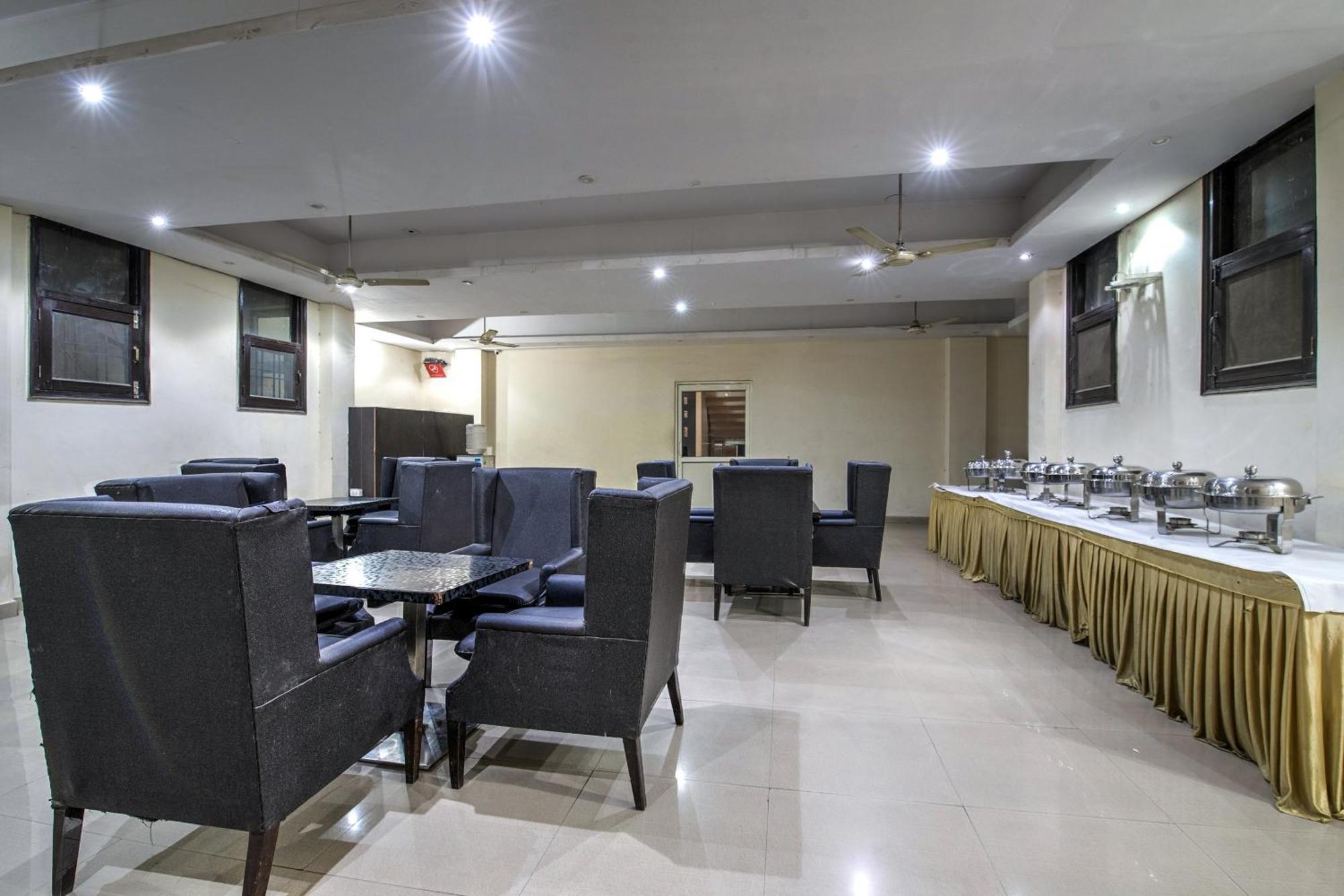 Hotel O Crosswinds Residency Indirapuram Ngoại thất bức ảnh